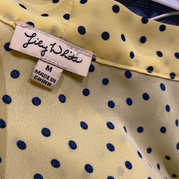 Yellow Polka dotted blouse size medium - Picture 7 of 7